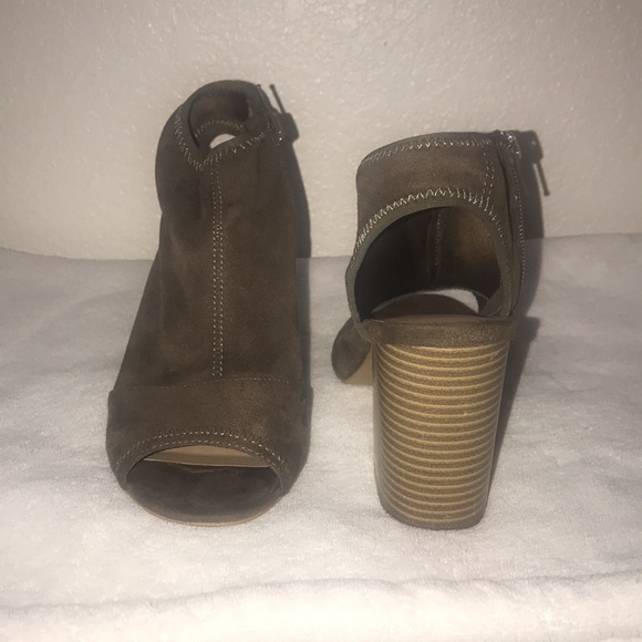 Apt 9 Suede Olive Green Mules - Picture 3 of 5